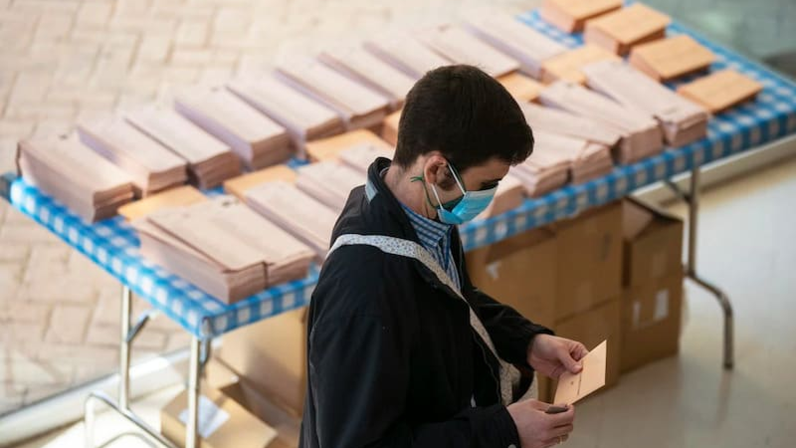 La política institucional se resiste a que entren jóvenes