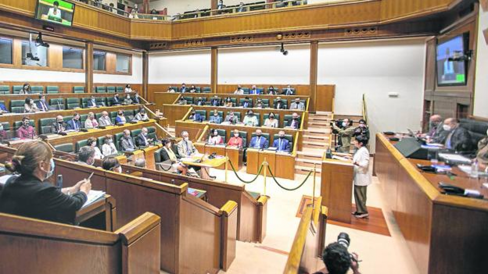 Los partidos taponan el relevo generacional